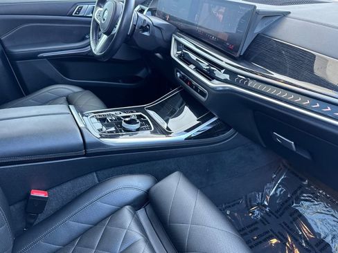 Used 2024 BMW X7 xDrive40i w/ M Sport Package AWD/4WD image 17