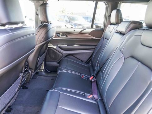 New 2025 Jeep Grand Cherokee L Limited w/ Luxury Tech Group II image 21