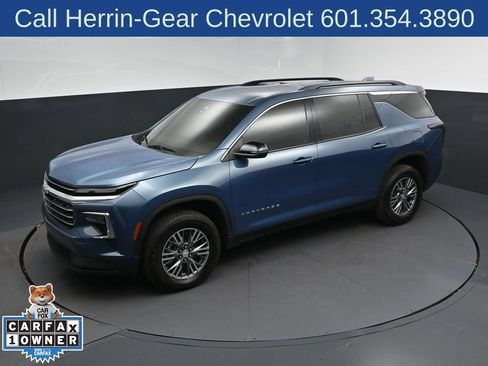Used 2025 Chevrolet Traverse LT FWD image 31