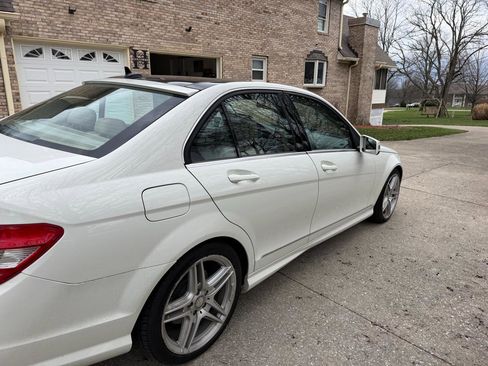Used 2011 Mercedes-Benz C 300 Sport image 17