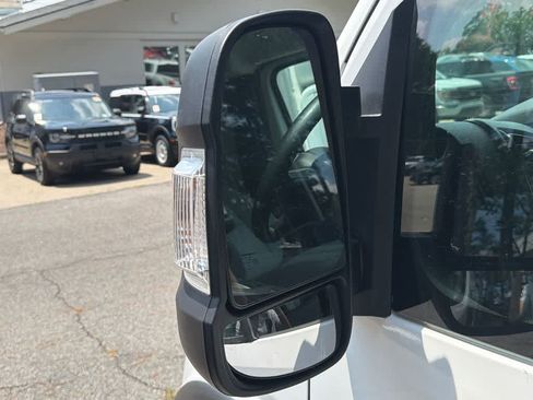 Used 2025 RAM ProMaster 2500 w/ Convenience Group FWD image 6