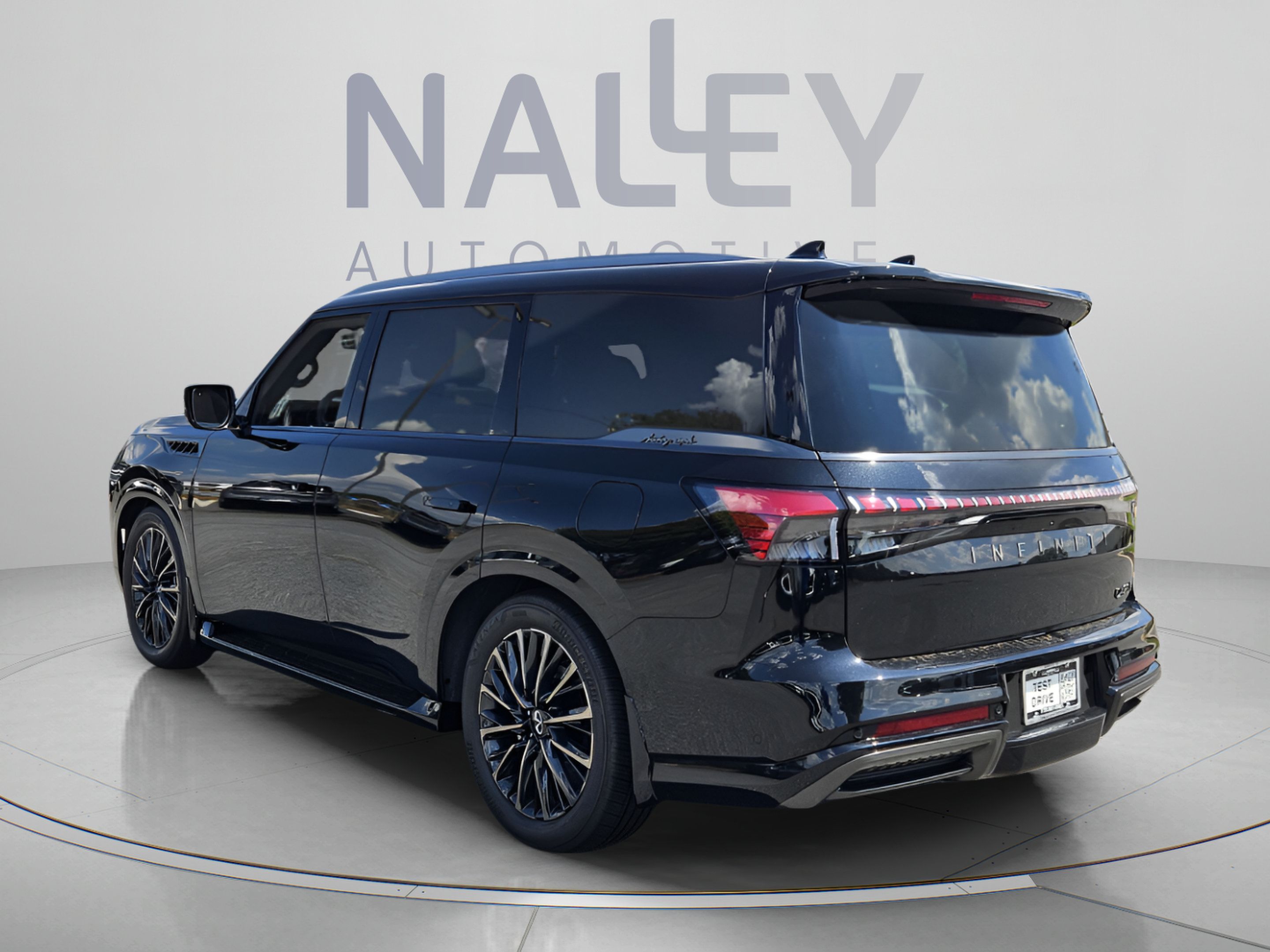 New 2027 INFINITI QX80 Autograph w/ Premium Cargo Package AWD/4WD image 3