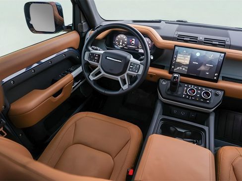 Used 2024 Land Rover Defender 110 SE image 30