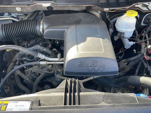 Used 2022 RAM 1500 Tradesman w/ Chrome Appearance Group AWD/4WD image 53