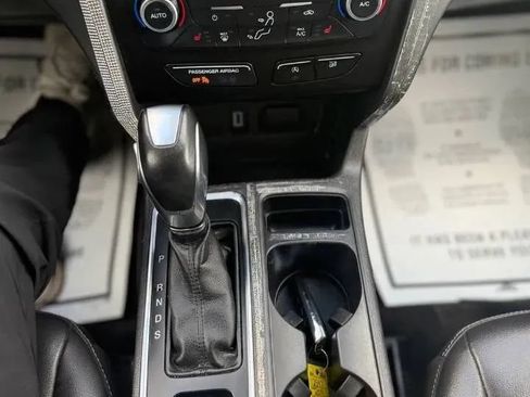 Used 2019 Ford Escape SEL AWD/4WD image 14