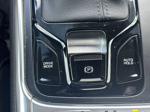 Used 2025 Kia Carnival SX Prestige FWD image 31