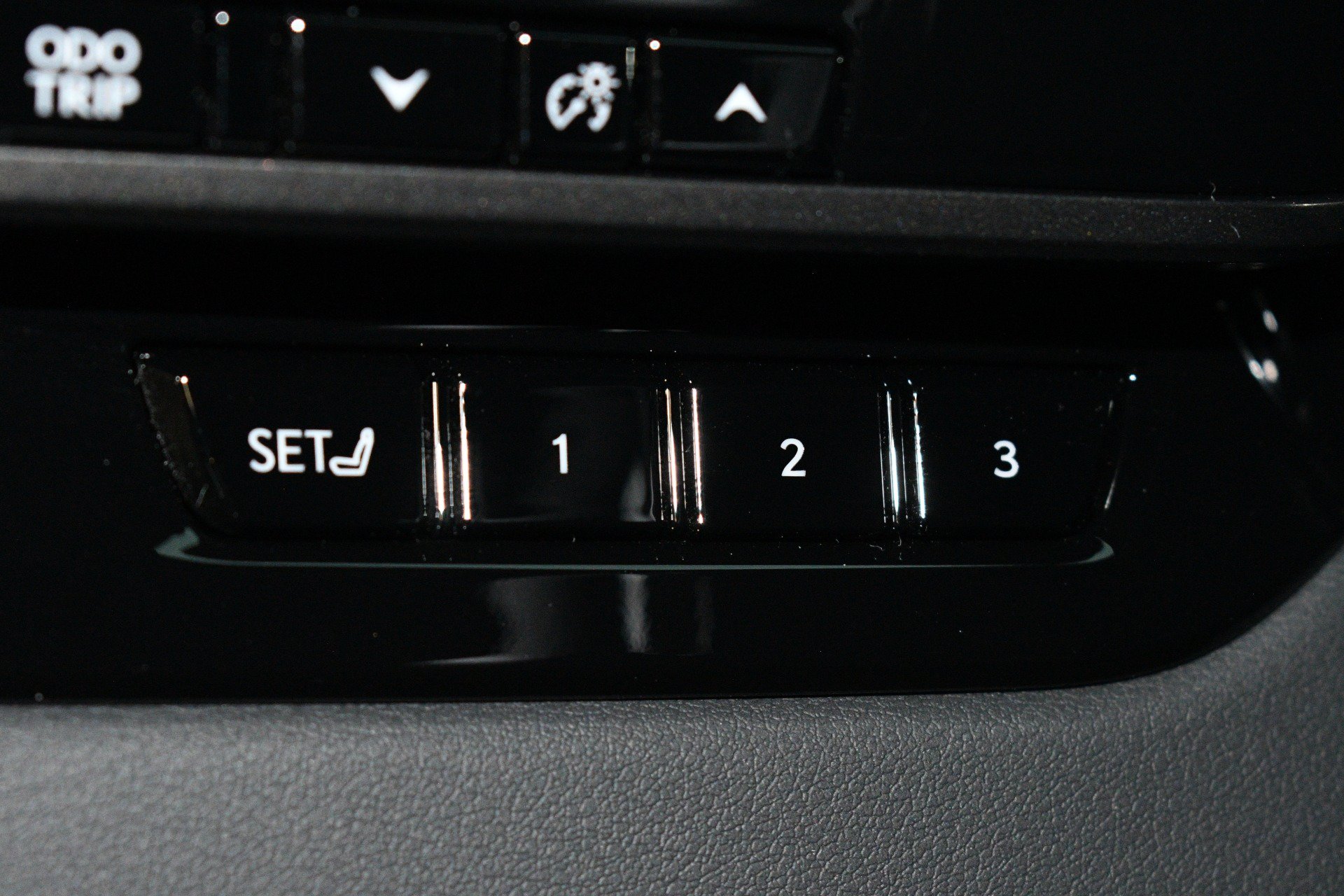 Used 2026 Lexus RX 500h F Sport w/ Convenience Package AWD/4WD image 39