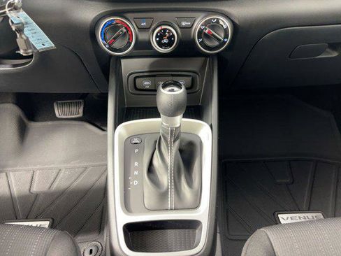 New 2026 Hyundai Venue SE image 17