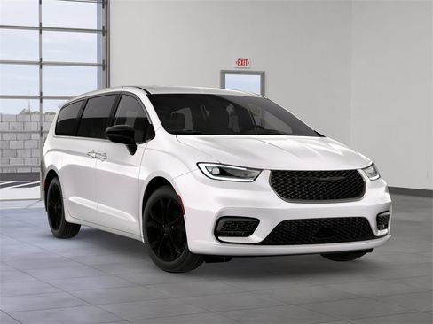 New 2026 Chrysler Pacifica Select image 6