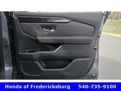 Certified 2025 Honda Pilot Black Edition image 29