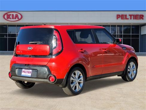 Used 2016 Kia Soul + image 4