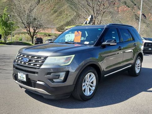 Used 2016 Ford Explorer XLT w/ Equipment Group 202A FWD image 5
