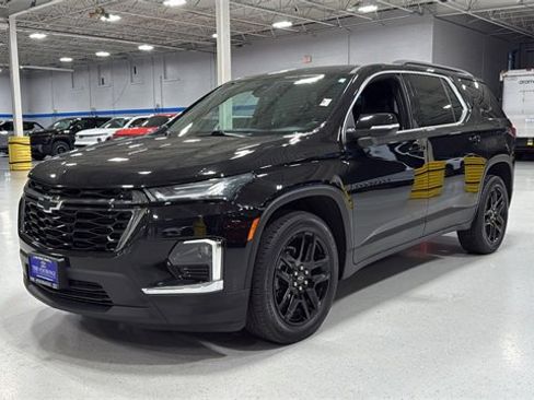 Used 2022 Chevrolet Traverse LT w/ LPO, Blackout Package image 18