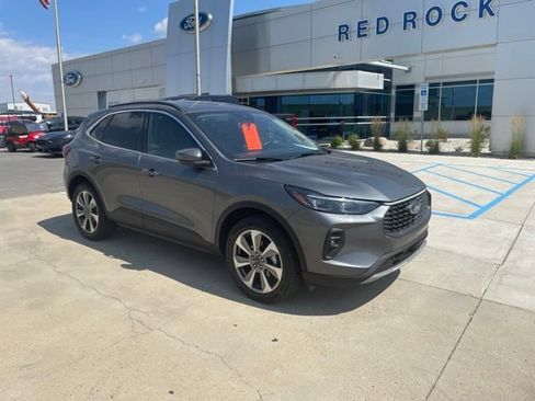 Used 2025 Ford Escape Platinum AWD/4WD image 9