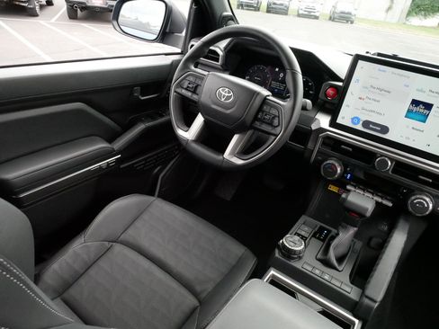 Certified 2026 Toyota 4Runner TRD Off-Road Premium AWD/4WD image 9
