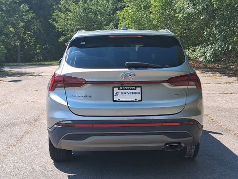 Used 2022 Hyundai Santa Fe SE AWD/4WD image 4