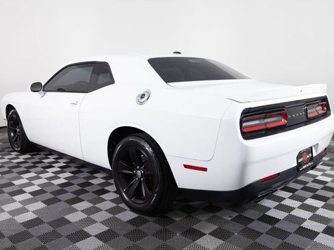 Used 2018 Dodge Challenger SXT RWD image 5