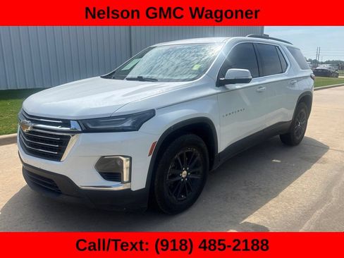 Used 2022 Chevrolet Traverse LT FWD image 1