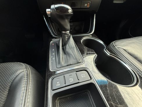 Used 2014 Kia Sorento SX Limited image 23