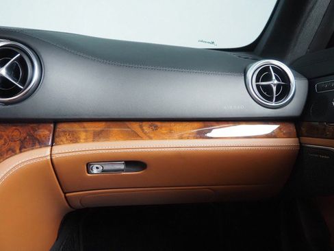 Used 2017 Mercedes-Benz SL 550 image 38