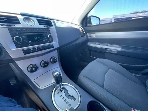 Used 2010 Chrysler Sebring Touring image 11