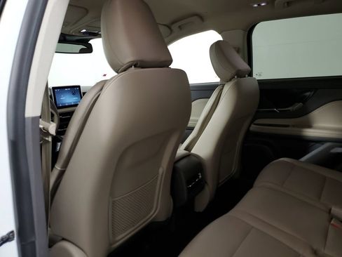 Certified 2022 Lincoln Corsair FWD image 11