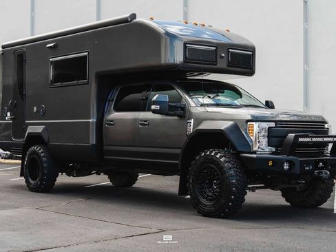 Used 2019 Ford F550 4x4 Crew Cab Super Duty image 1