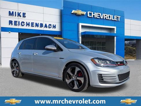 Used 2017 Volkswagen GTI SE image 1