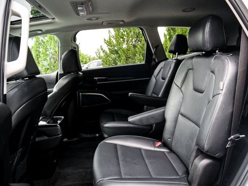 Used 2025 Kia Telluride S FWD image 31