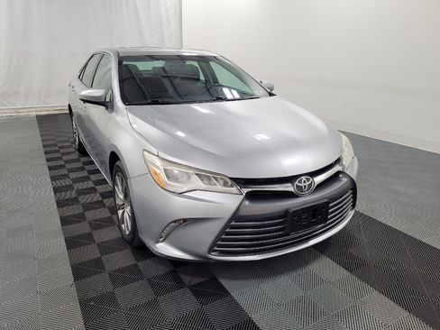 Used 2015 Toyota Camry XLE image 14