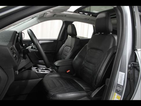 Certified 2023 Ford Escape Platinum w/ Premium Technology Package AWD/4WD image 5