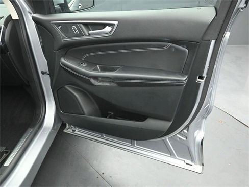 Certified 2022 Ford Edge Titanium w/ Class II Trailer Tow Package image 33