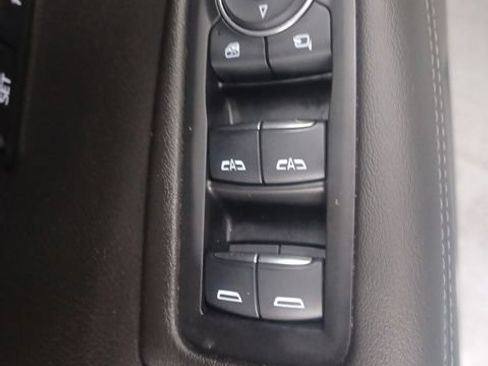 Used 2022 Cadillac XT6 Luxury FWD image 17