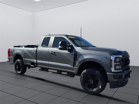 Used 2025 Ford F250 XL w/ STX Appearance Package image 8