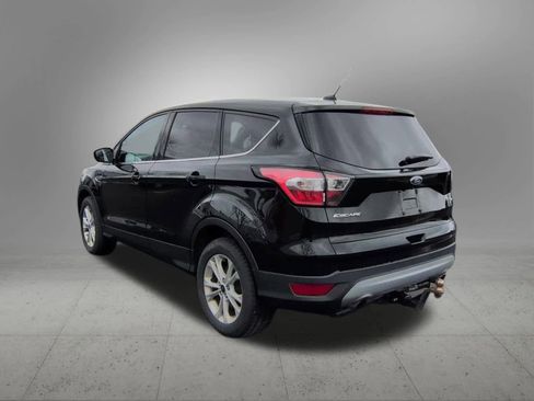 Used 2017 Ford Escape SE image 4