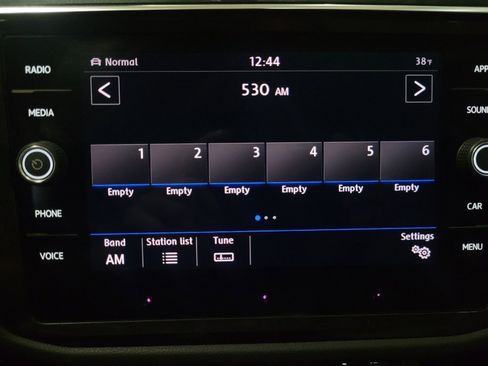 Used 2019 Volkswagen Tiguan S image 25