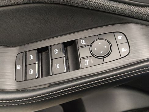 Used 2023 Nissan Rogue SV image 27