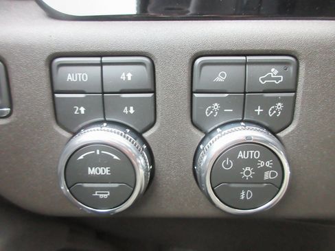 New 2026 GMC Sierra 1500 SLT w/ SLT Premium Package image 16