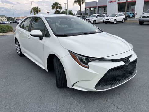 Used 2021 Toyota Corolla LE FWD image 7