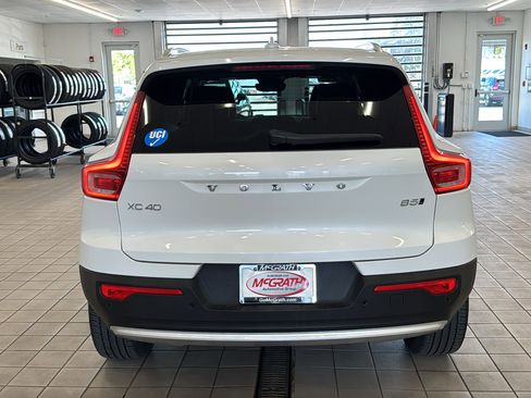 Used 2025 Volvo XC40 B5 Core AWD/4WD image 6