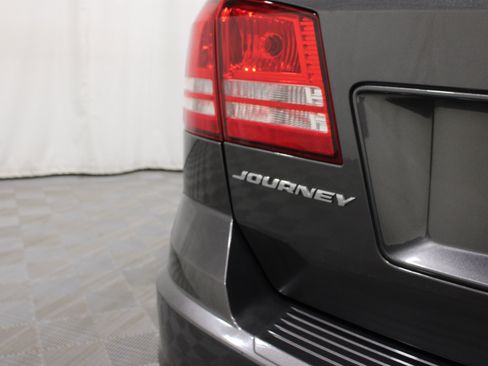 Used 2018 Dodge Journey SE w/ Blacktop Package FWD image 24