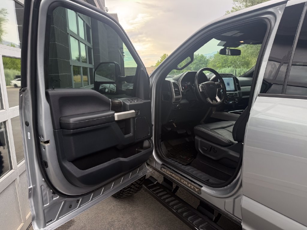 Used 2022 Ford F250 Lariat w/ Black Appearance Package AWD/4WD image 18