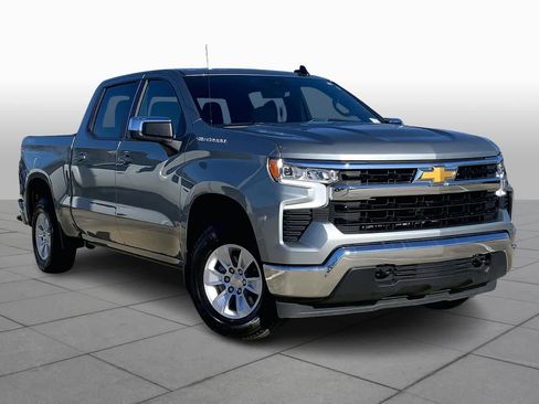 Used 2025 Chevrolet Silverado 1500 LT image 3