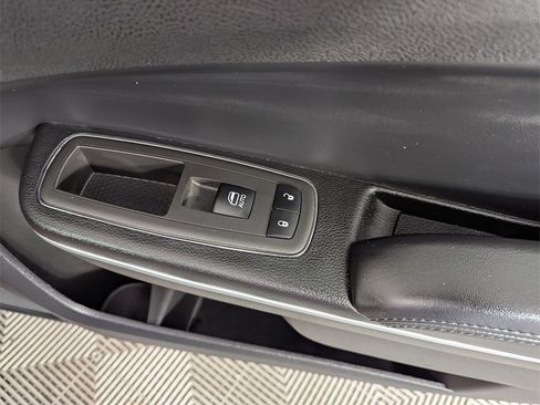 Used 2022 Chrysler 300 Touring image 32