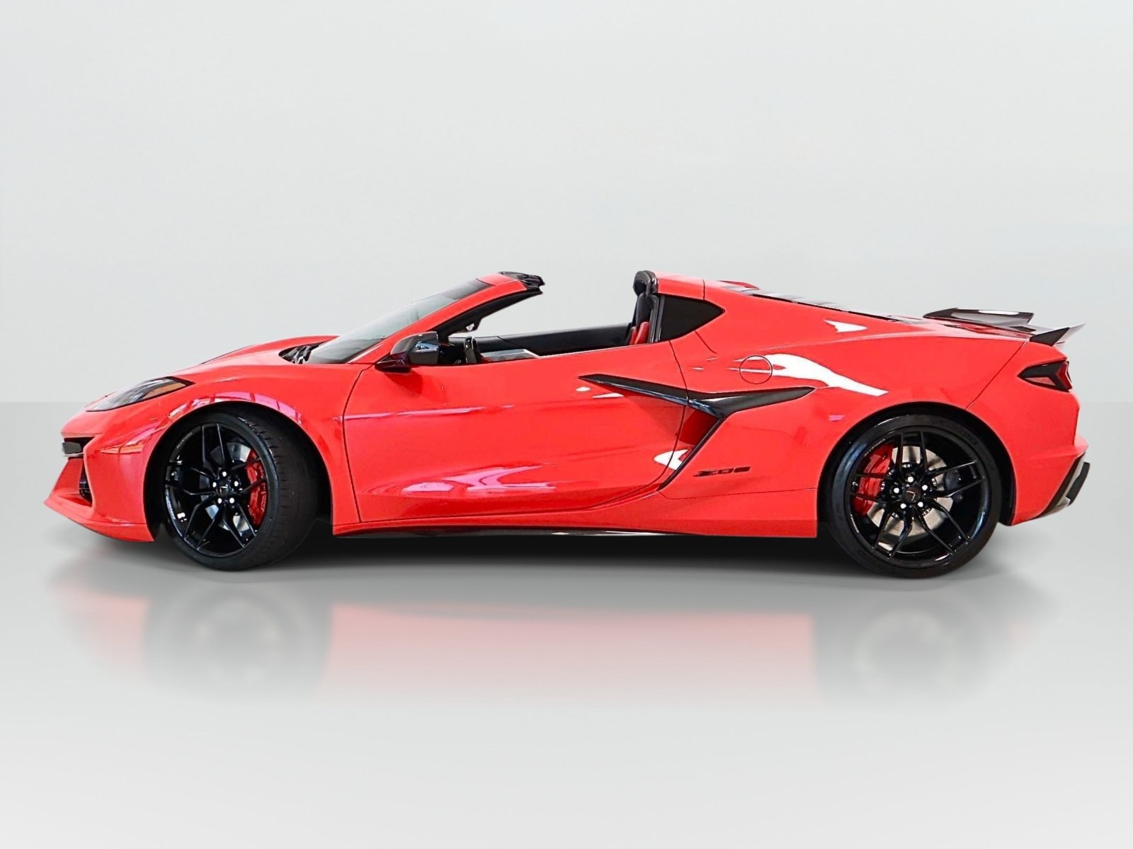 Used 2025 Chevrolet Corvette Z06 RWD image 2