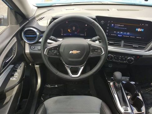 Used 2025 Chevrolet Trax LT w/ Driver Confidence Package FWD image 15