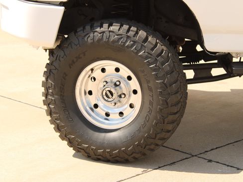 Used 1993 Ford Bronco XLT AWD/4WD image 27