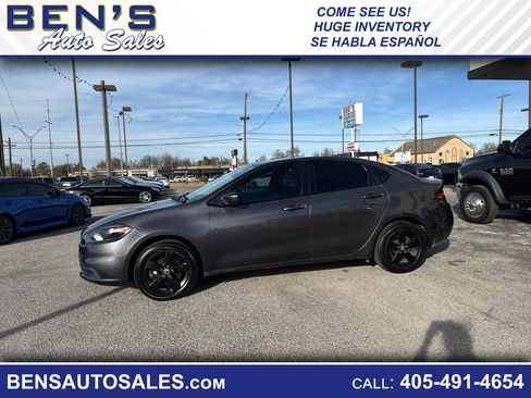 Used 2016 Dodge Dart SXT image 1