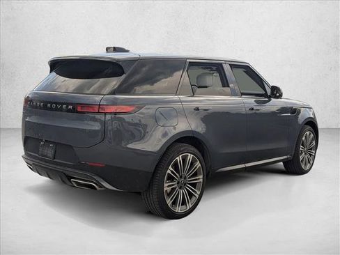 Used 2024 Land Rover Range Rover Sport SE AWD/4WD image 5