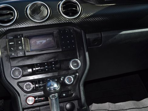 Used 2021 Ford Mustang Coupe image 21